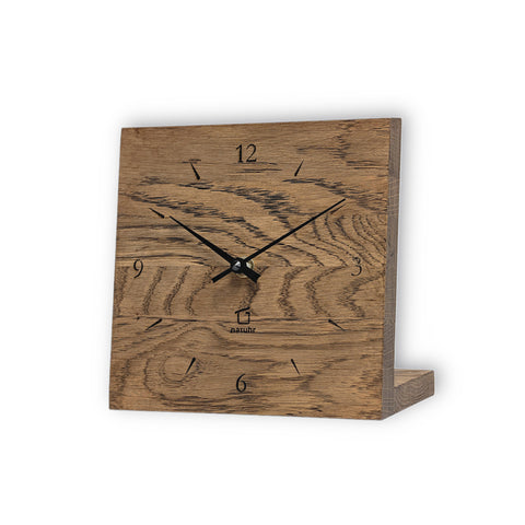 Tischuhr Knick massive Räuchereiche Holz Zifferblatt - www.wanduhr.de