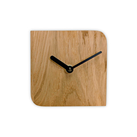 Natuhr Wanduhr Tischuhr - Ührle - Kleine Holzuhr aus massivem Eichenholz im modernen skandinavischen Stil - Eiche geölt - www.wanduhr.de