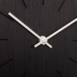 Minimalistische Tisch- und Wanduhr aus massivem Holz - Boom - Natuhr® - www.wanduhr.de