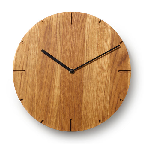 Moderne Holzwanduhr aus massivem Holz - Solide - Natuhr® - www.wanduhr.de