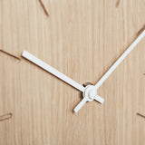 Minimalistische Tisch- und Wanduhr aus massivem Holz - Beam - Natuhr® - www.wanduhr.de