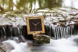 Wanduhr Scheune - Altholz Fichte sonnenverbrannt - Filz - Natuhr Ⓡ - www.wanduhr.de